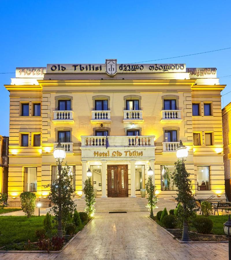 Old tbilisi hotel. Hotel old Tiflis. Тбилиси отели старые. Old Tbilisi отель. Хотелс рум Тбилиси фасад.